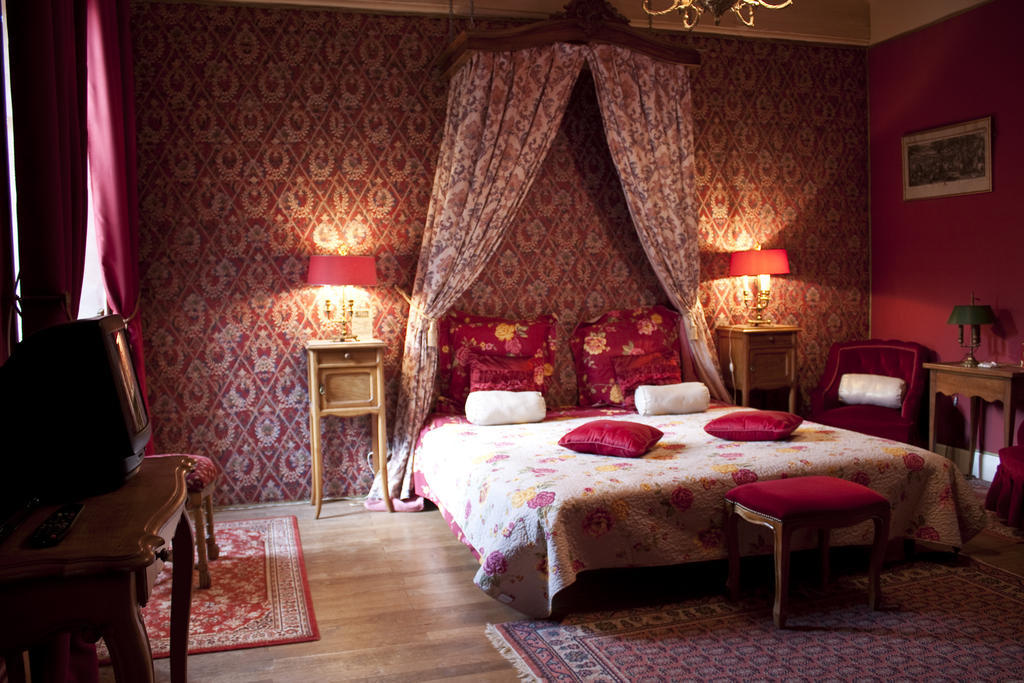 Chateau De Chantelauze Olliergues Room photo