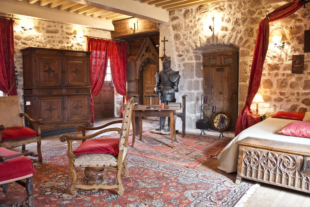 Chateau De Chantelauze Olliergues Room photo